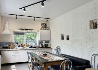 Сдаю в аренду дом, 180 м2, деревня Звизжи, Речная улица, 25