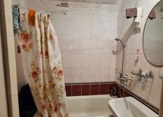 Продам 2-ком. квартиру, 53 м2, Татарстан, улица Гафиатуллина, 43