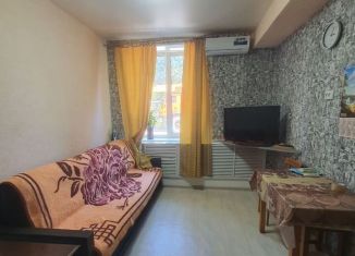 Продаю 1-ком. квартиру, 29 м2, Таганрог, Прохладная улица, 9