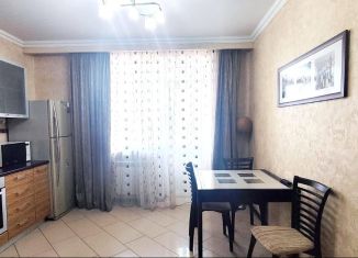 Сдаю в аренду однокомнатную квартиру, 48 м2, Азов, Московская улица, 86