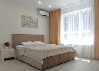 Сдается 3-ком. квартира, 70 м2, Краснодар, улица Григория Булгакова, 13