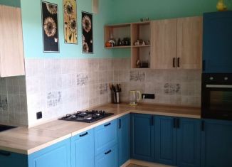 Сдам в аренду 4-комнатную квартиру, 110 м2, Орёл, улица Кузнецова, 11