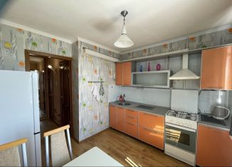 Сдаю 2-ком. квартиру, 50.8 м2, Орёл, улица Нормандия-Неман, 99