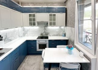 Сдам двухкомнатную квартиру, 56 м2, Сочи, улица Калараша, 64/13к4