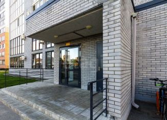 Продается 2-ком. квартира, 45 м2, Тюмень, Комбинатская улица, 54к2, ЖК Олимпия