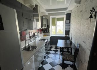 Аренда 2-ком. квартиры, 45 м2, Мурманск, улица Сафонова, 28