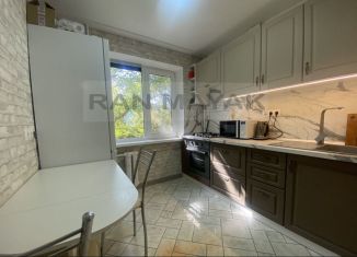 Продаю 1-ком. квартиру, 30 м2, Майкоп, Прямая улица, 2А