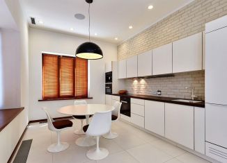 Продаю трехкомнатную квартиру, 256 м2, Краснодар, улица Кубанская Набережная, 31/1, микрорайон Центральный