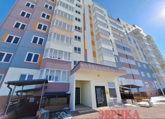 Продаю 1-ком. квартиру, 38 м2, Крымск, улица Надежды, 11