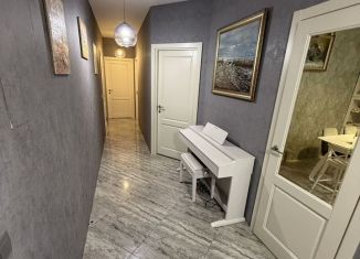 Сдается в аренду 3-комнатная квартира, 103 м2, Санкт-Петербург, проспект Славы, 51