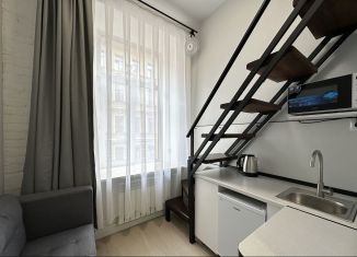 Сдается в аренду квартира студия, 11 м2, Санкт-Петербург, Коломенская улица, 33/40