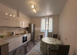 Продам 3-ком. квартиру, 72 м2, деревня Бородино, Малая Бородинская улица, 1к2