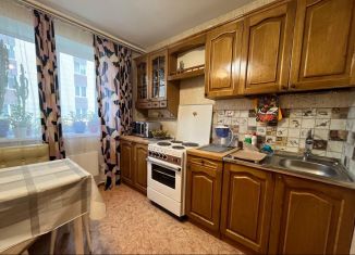 Продам 1-комнатную квартиру, 32 м2, Великие Луки, Гвардейская улица, 14/14