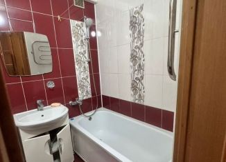 Сдам в аренду однокомнатную квартиру, 30 м2, Азов, Черноморский переулок, 68