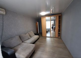 Сдаю в аренду 1-ком. квартиру, 33 м2, Саратов, улица имени В.Г. Рахова, 53