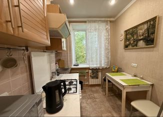 Сдам в аренду 2-ком. квартиру, 55 м2, Выкса, улица Чкалова, 23