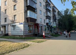 Продам торговую площадь, 32 м2, Челябинская область, улица Гагарина, 26
