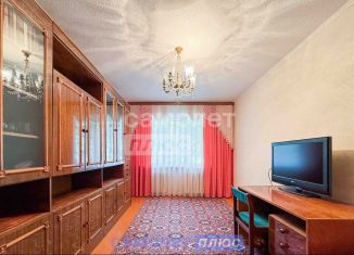 Продается 3-комнатная квартира, 69.4 м2, Чебоксары, улица Кадыкова, 4