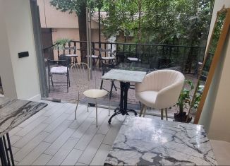 Продаю торговую площадь, 10.1 м2, Сочи, улица Воровского, 56