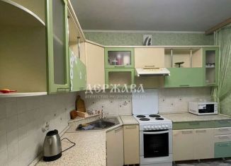 Сдается 2-ком. квартира, 63 м2, Старый Оскол, микрорайон Северный, 7