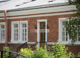 Дом на продажу, 1940 м2, Петергоф, Конно-Гренадерская улица, 13