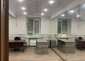 Сдается в аренду офис, 25 м2, Челябинск, улица Ловина, 38