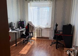 Продается 3-комнатная квартира, 63.8 м2, Чудово, улица Большевиков, 26