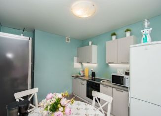 2-комнатная квартира на продажу, 64.3 м2, Тюмень, улица Николая Зелинского, 17, ЖК Семейный 2