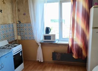 Сдача в аренду 1-комнатной квартиры, 40.1 м2, Луга, проспект Володарского, 42