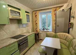 Продается трехкомнатная квартира, 61.1 м2, Новоуральск, улица Гастелло, 1