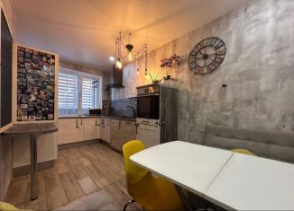 Продаю 2-комнатную квартиру, 48 м2, Краснодар, микрорайон Черемушки, Таманская улица, 153к2