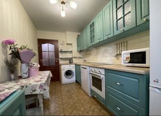 Трехкомнатная квартира на продажу, 57 м2, Тюмень, улица Голышева, 2, ЖК Роза ММС