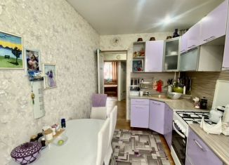 Продам 1-комнатную квартиру, 65 м2, Туймазы, улица Чапаева, 65