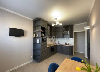 Продаю 2-комнатную квартиру, 68.3 м2, Тюмень, Калининский округ, улица Мельникайте, 144