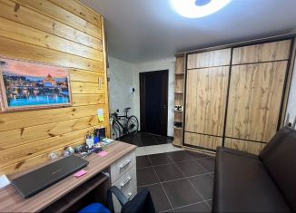 Продаю четырехкомнатную квартиру, 108 м2, Белебей, Волгоградская улица, 23