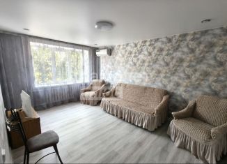 Сдам в аренду 2-ком. квартиру, 42.9 м2, Кропоткин, Коммунистическая улица, 13