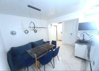 Сдам 3-ком. квартиру, 35 м2, Сочи, улица Грибоедова, 17