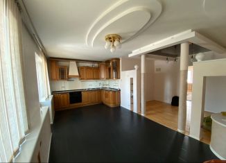 Продается трехкомнатная квартира, 165 м2, Ульяновск, улица Любови Шевцовой, 54Бк3