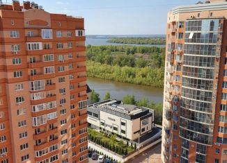 Продам двухкомнатную квартиру, 74 м2, Астрахань, улица Латышева, 3Л, ЖК Лазурный