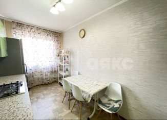 Продается 3-комнатная квартира, 67 м2, Татарстан, улица Менделеева, 41