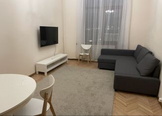 Аренда 3-комнатной квартиры, 80 м2, Москва, улица Серафимовича, 2, улица Серафимовича