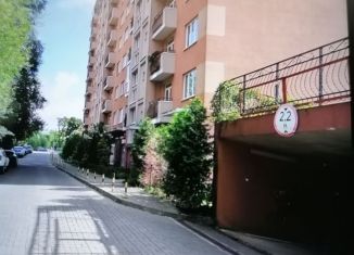 Сдаю в аренду машиноместо, 30 м2, Калининград, улица Юрия Гагарина, 7