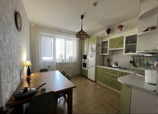 Продается 2-комнатная квартира, 77 м2, Краснодарский край, улица Омелькова, 20к2