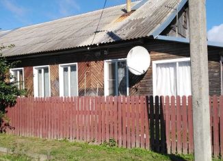 Трехкомнатная квартира на продажу, 60 м2, поселок городского типа Максатиха, Рабочая улица, 33