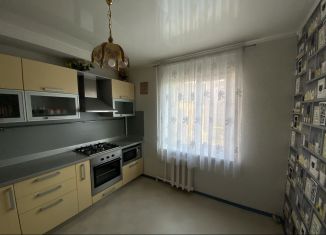 Продажа 4-ком. квартиры, 90 м2, Ижевск, улица Холмогорова, 43