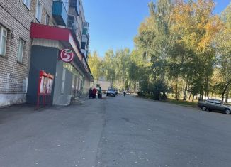 Продажа 4-комнатной квартиры, 62 м2, Азнакаево, улица Хасанова, 2