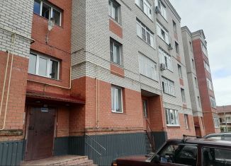 Продается 1-ком. квартира, 44 м2, Малоярославец, улица Кутузова, 24