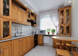 Продаю трехкомнатную квартиру, 82 м2, Новосибирск, Лазурная улица, 2, молодёжный ЖК Восточный