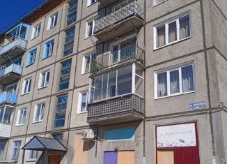 Продаю пятикомнатную квартиру, 58 м2, поселок городского типа Белогорск, Юбилейная улица, 14