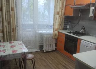 Сдам 2-ком. квартиру, 62 м2, Торжок, улица Белинского, 20